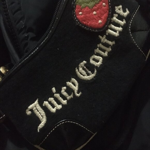 SOLD.  Rare JUICY COUTURE STRAWBERRY 🍓 AUTHENTIC SMALL PURSE - Picture 12 of 14